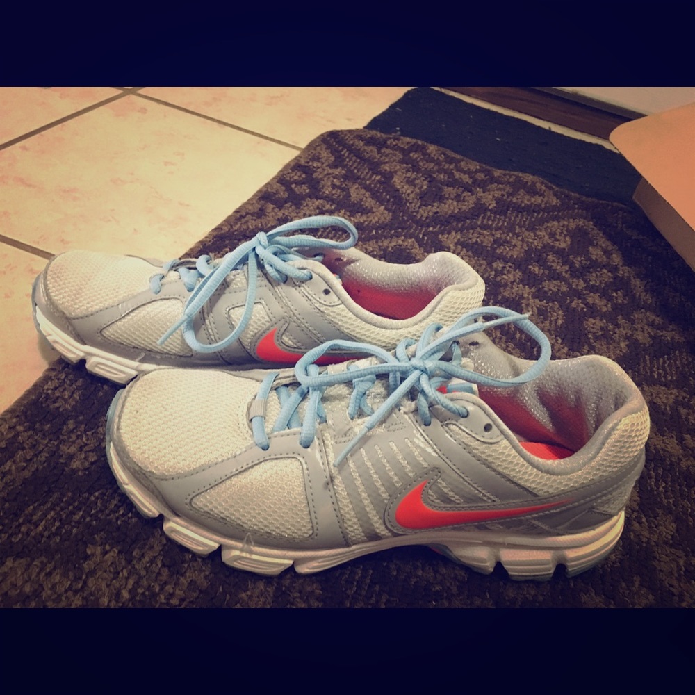 Nike running shoes 7.5